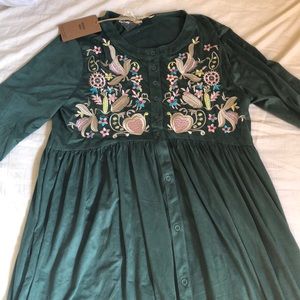 Beautiful “hidden alley” dress. Price is firm💛